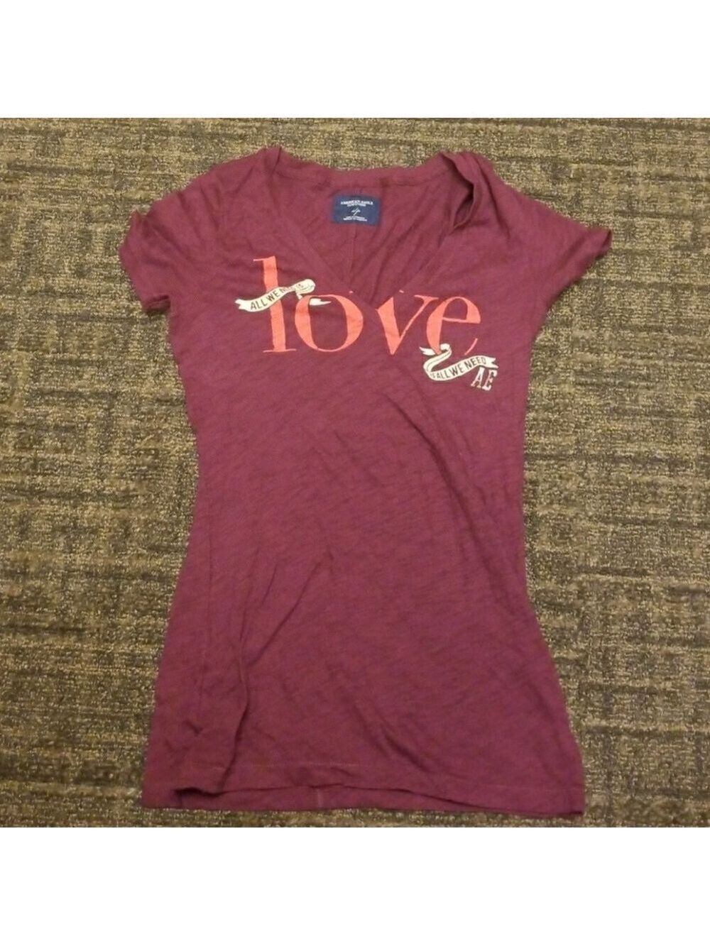 Love Graphic Tee Maroon